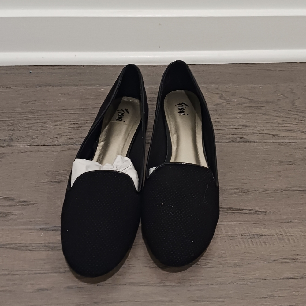Fioni black slip on flats